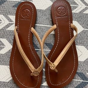 Tory Burch tan leather flip flops size 7